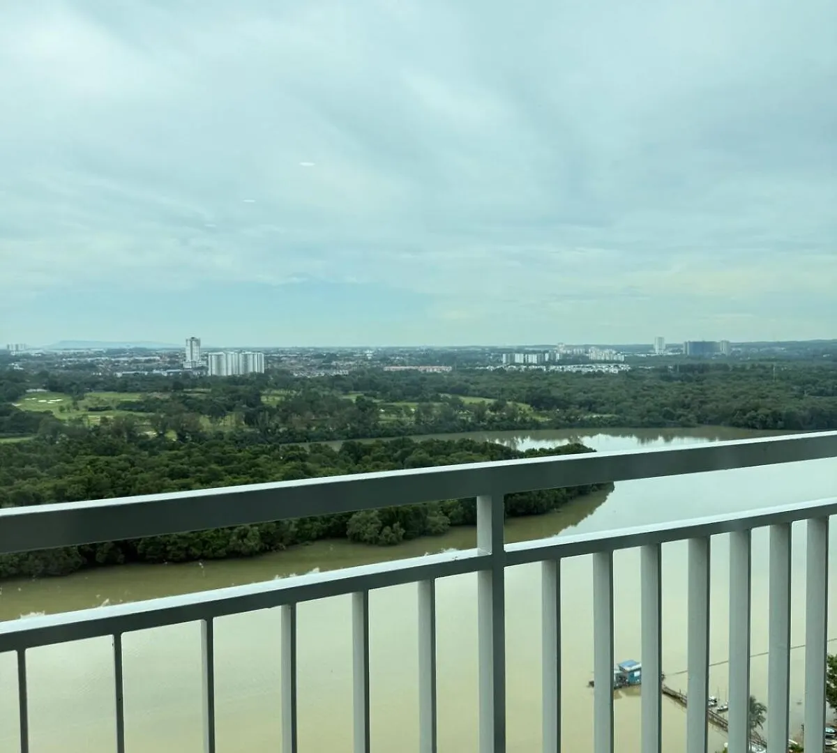 The Cozy Nest Luxury Apartment Jb 10 Pax Johor Bahru